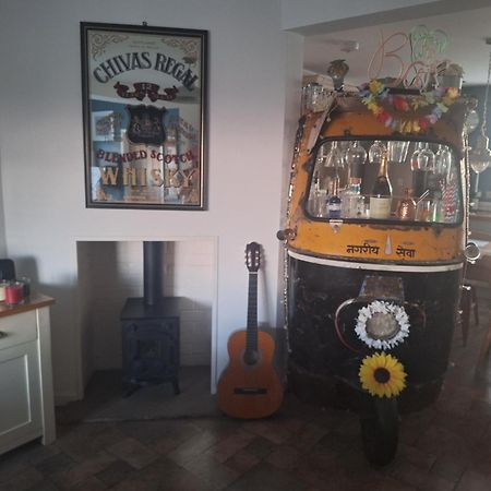 By The Sea, Home From Home Sleeps 6 Milford on Sea Kültér fotó