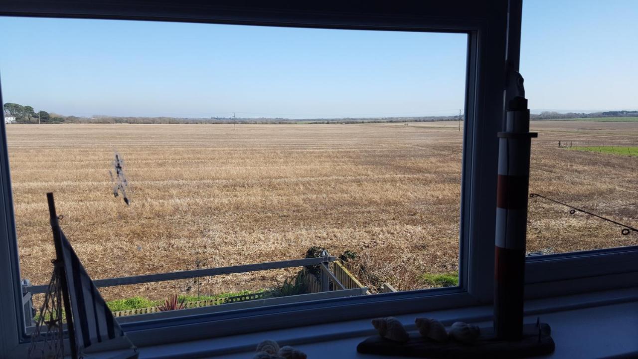 By The Sea, Home From Home Sleeps 6 Milford on Sea Kültér fotó