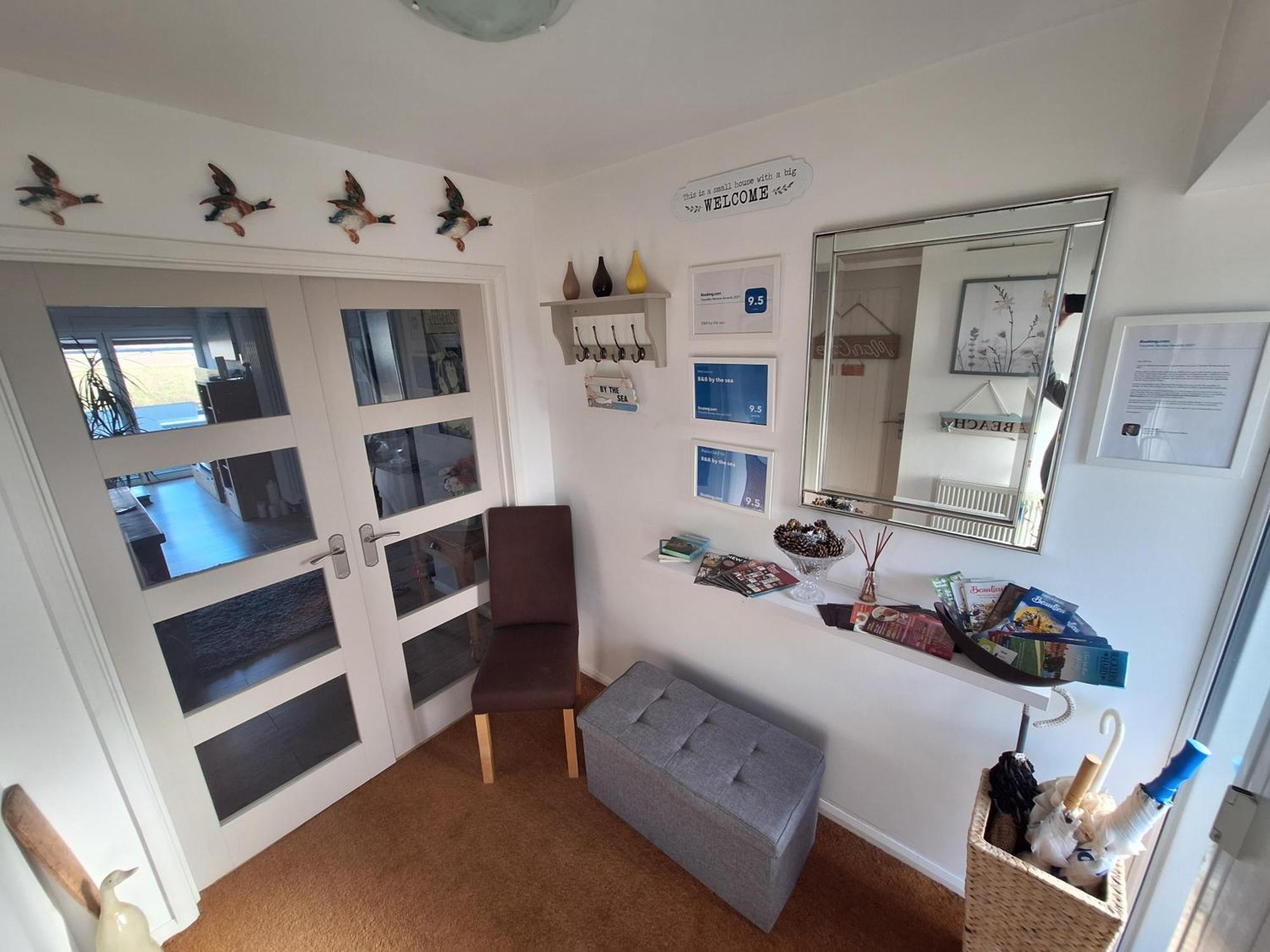By The Sea, Home From Home Sleeps 6 Milford on Sea Kültér fotó